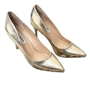 NWOT STEVE MADDEN Luiza Pumps Gold 6